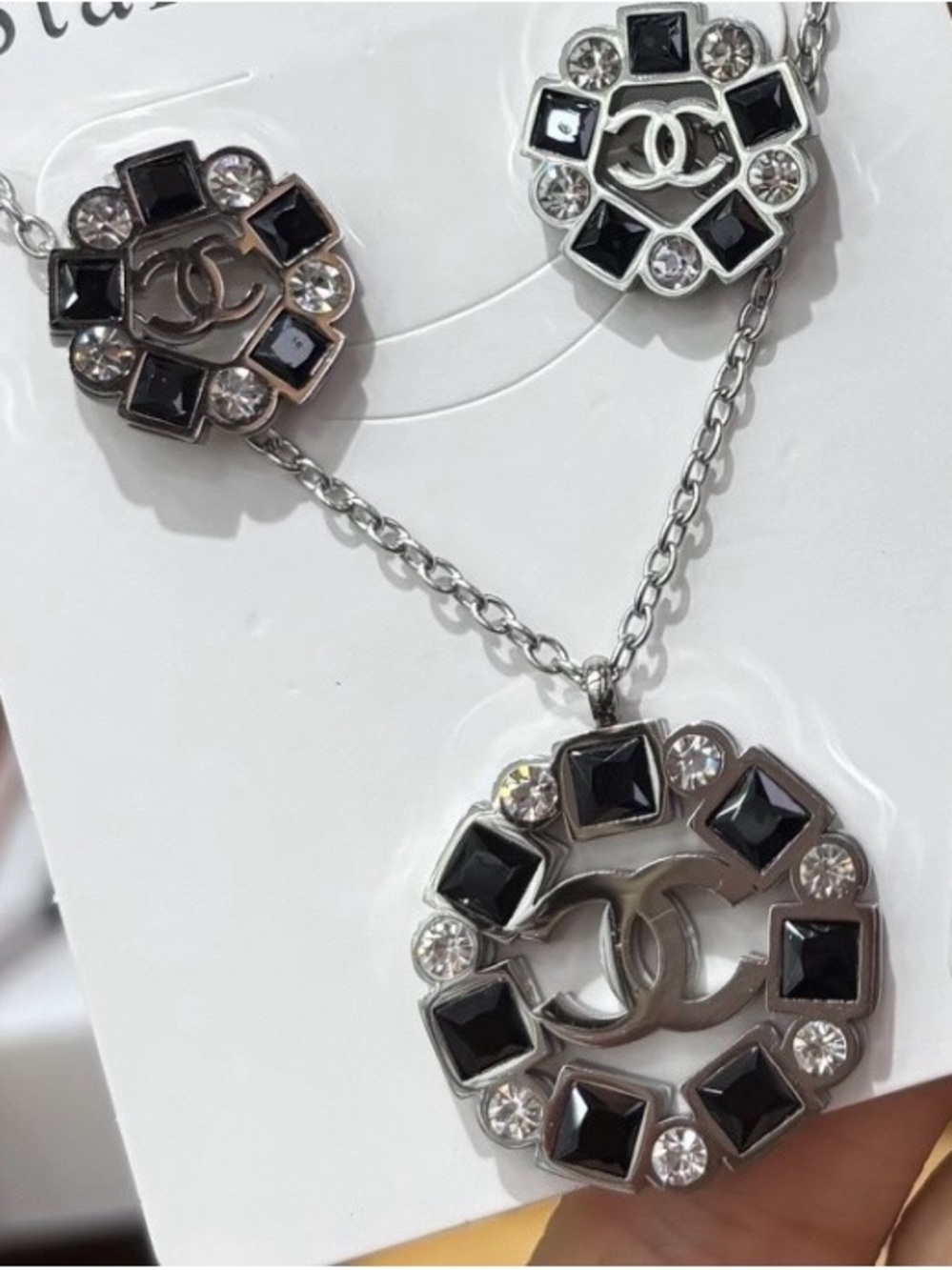 Chic Black Crystal Pendant Necklace - Designer-Inspired